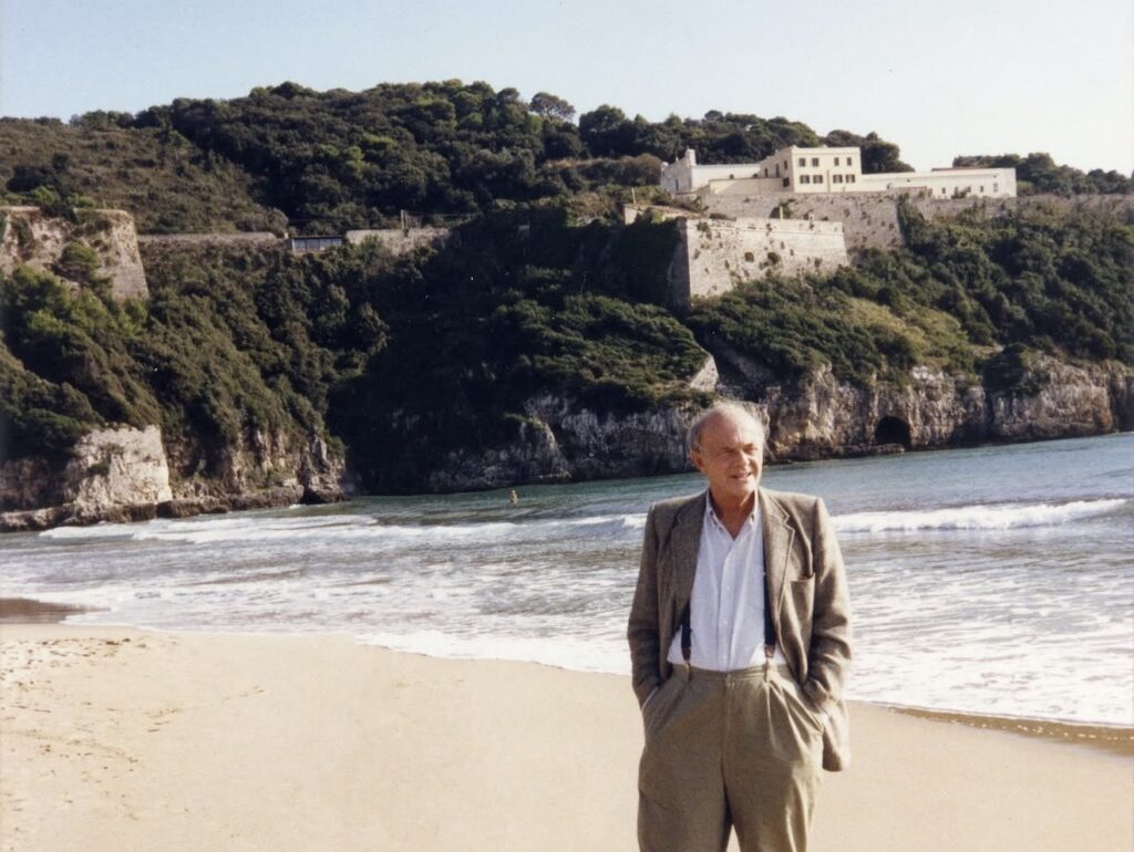Cy Twombly on the beach, headshot