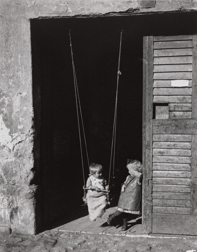 The Swing, Esztergom